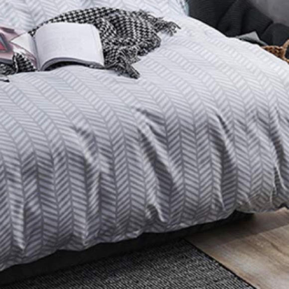 NWT 3-Piece QUEEN DUVET COVER SET Gray